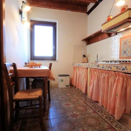 Apartment Sicilia Ovest - Domus Mariae Charming With Balcony
