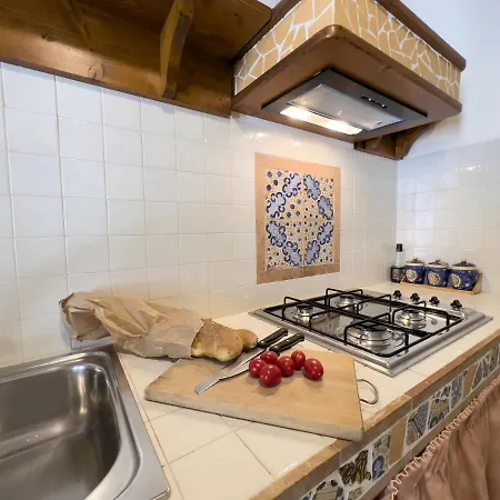 Sicilia Ovest - Domus Mariae Charming With Balcony