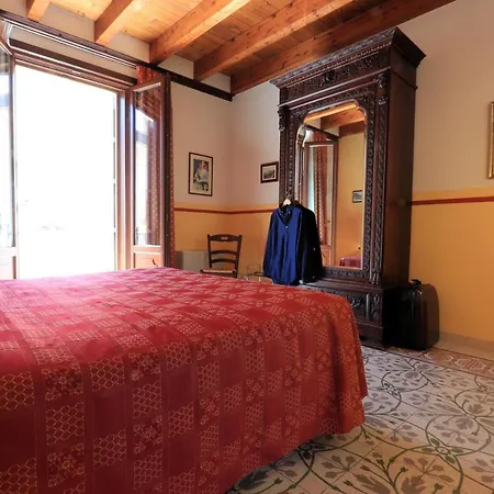 Sicilia Ovest - Domus Mariae Charming With Balcony Apartment *