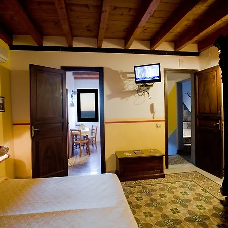 Apartment Sicilia Ovest - Domus Mariae Charming With Balcony